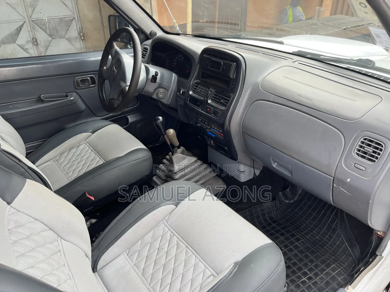 Nissan Hardbody 2012 White