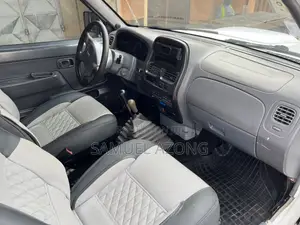 Nissan Hardbody 2012 White