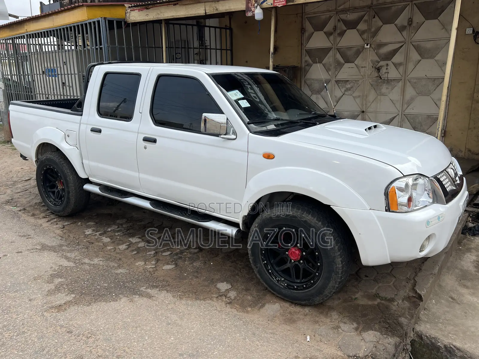Nissan Hardbody 2012 White