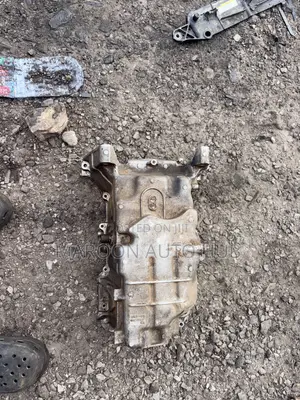 Honda Fit 2011 Engine Oil Sump / Oil Pan