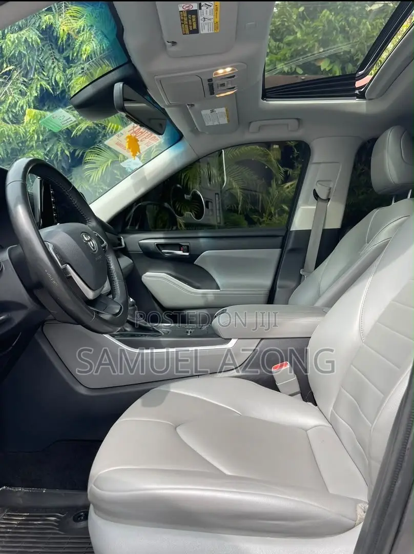 Toyota Highlander XLE AWD 2023 Gray