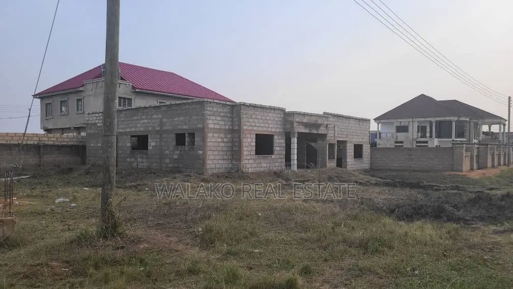 4bdrm House in Amasaman for sale