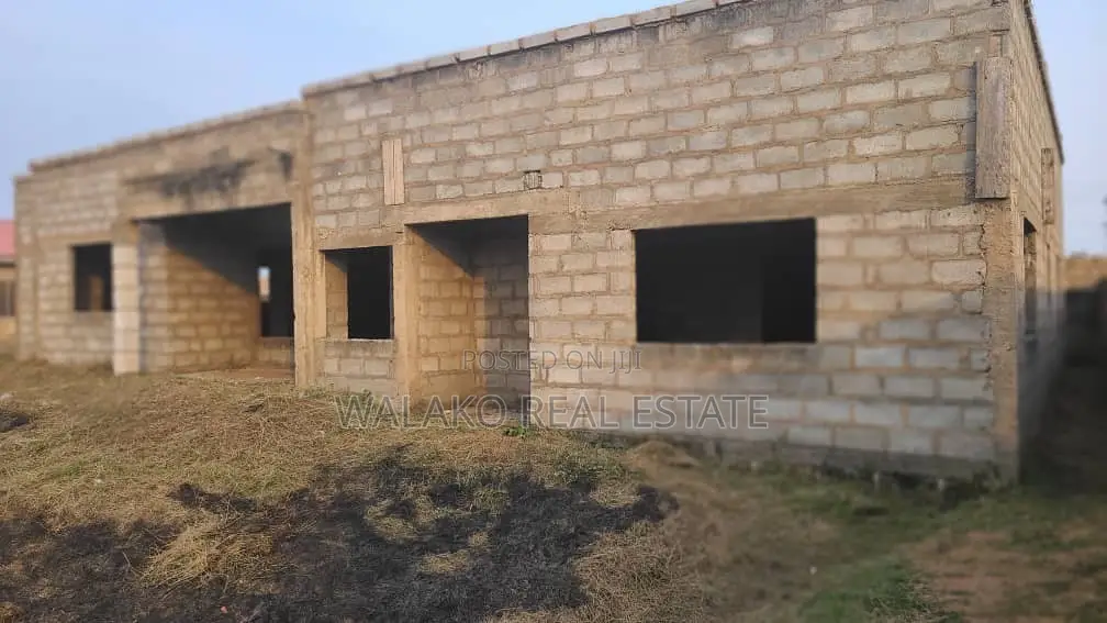 4bdrm House in Amasaman for sale
