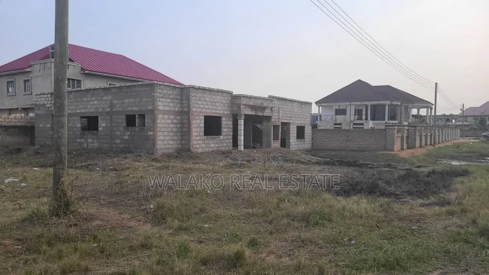 4bdrm House in Amasaman for sale