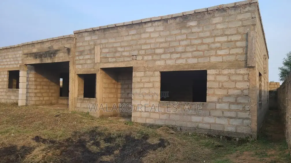 4bdrm House in Amasaman for sale