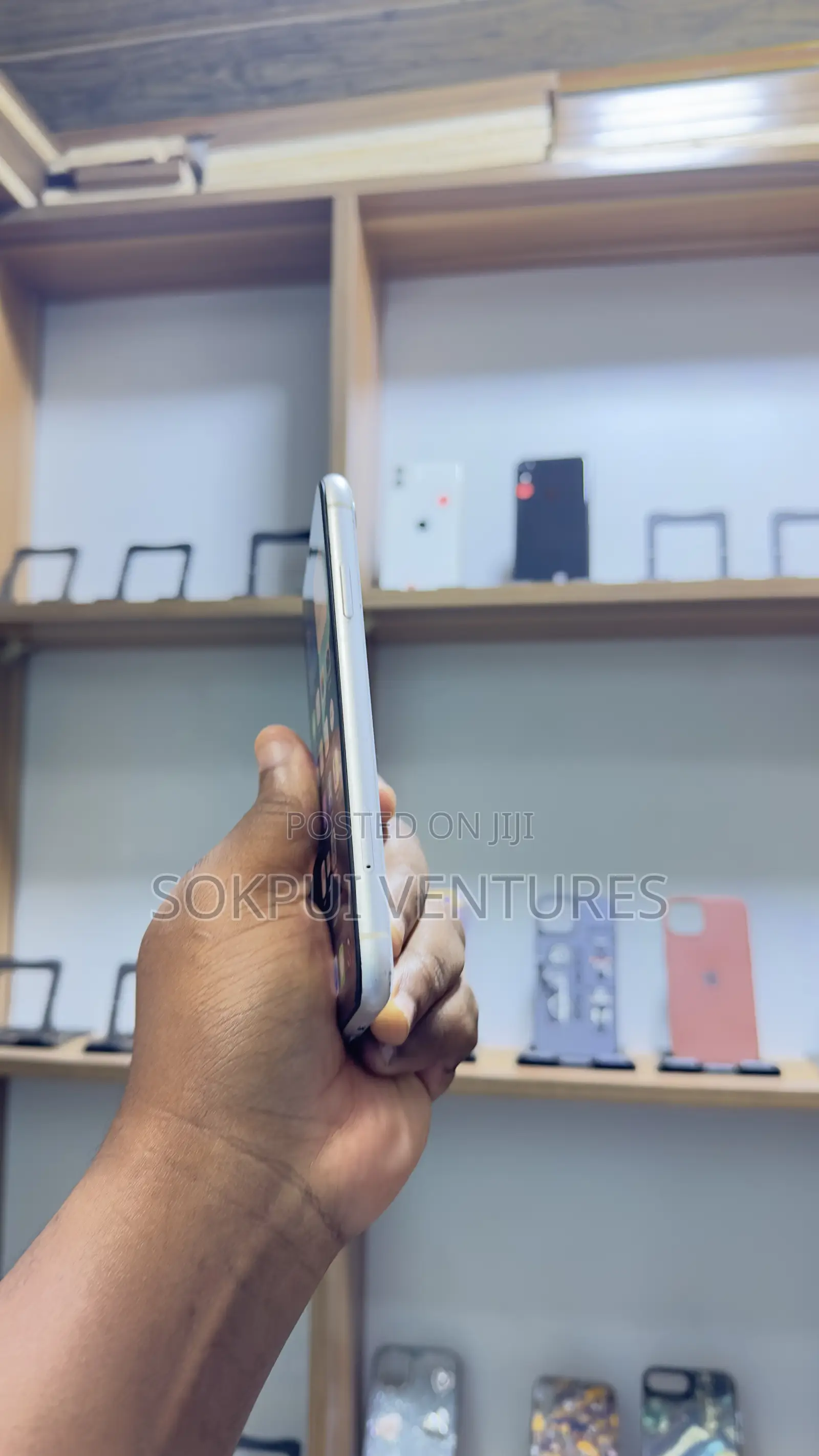 Apple iPhone XR 64 GB White