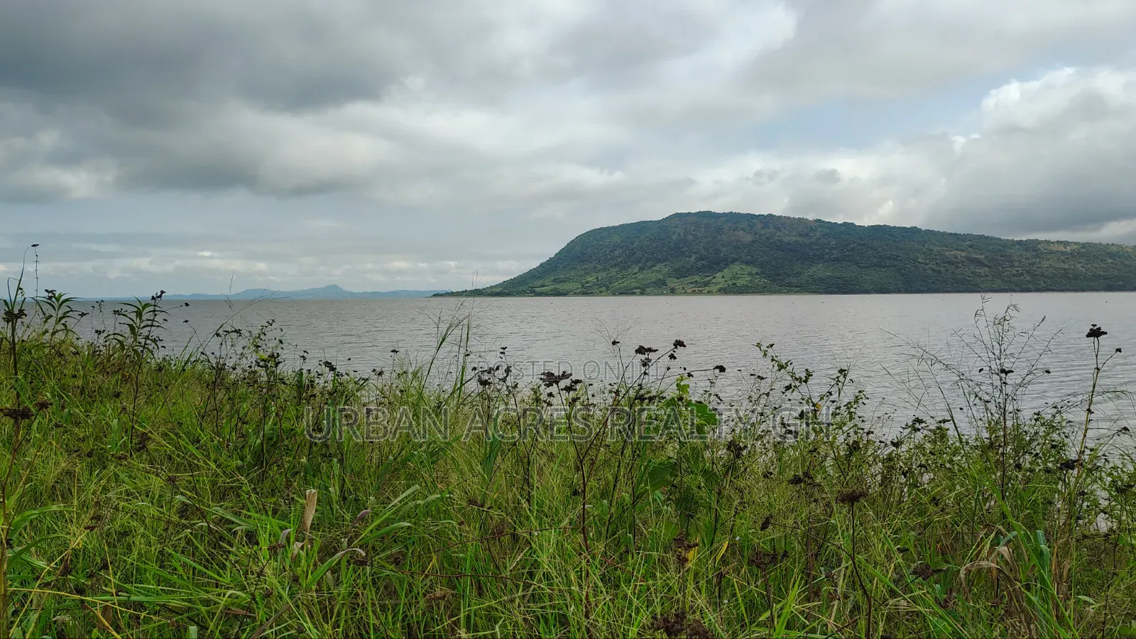 VOLTA REGION, (TONGOR-KAIRA) _ 10 Plots (1.52 Acres) Riverfront Land