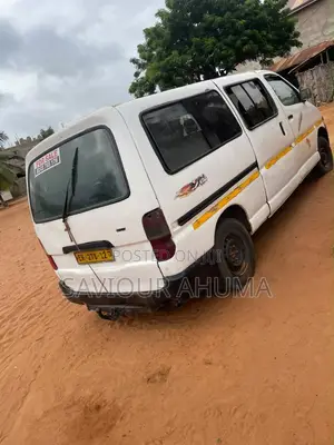 Toyota HiAce 2009 White