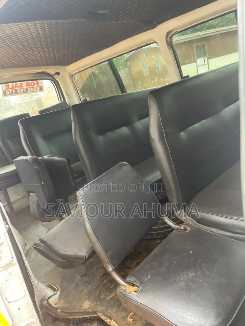 Toyota HiAce 2009 White