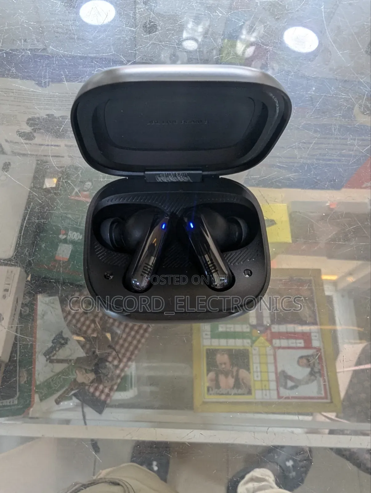 JBL Live Beam 3 -True Wireless Noise-
Cancelling Stick-Closed Earbuds