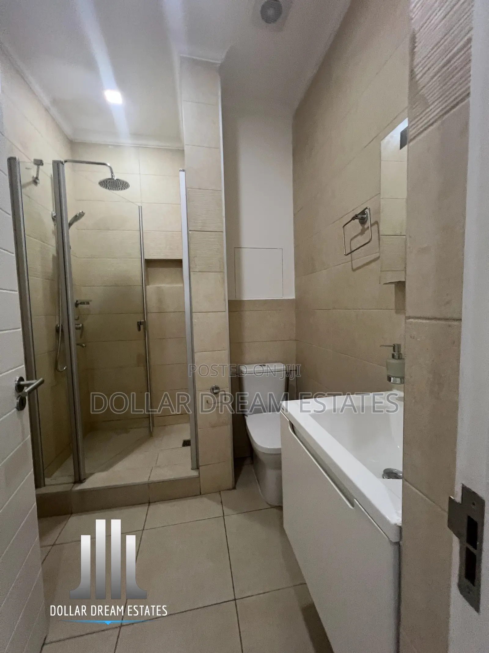 Furnished 5bdrm Townhouse / Terrace in North Ridge for rent