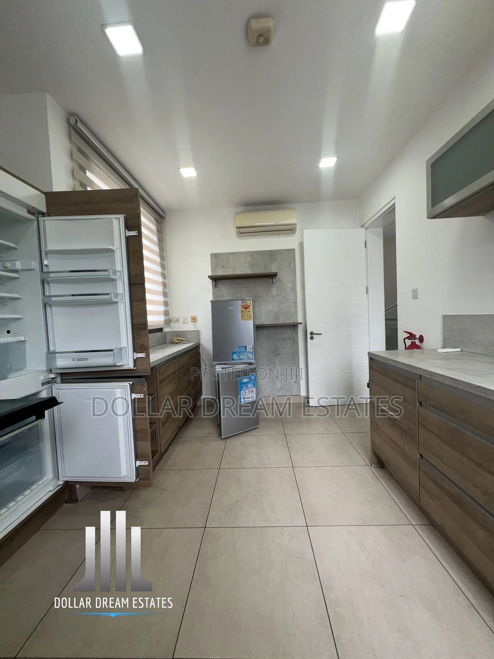 Furnished 5bdrm Townhouse / Terrace in North Ridge for rent