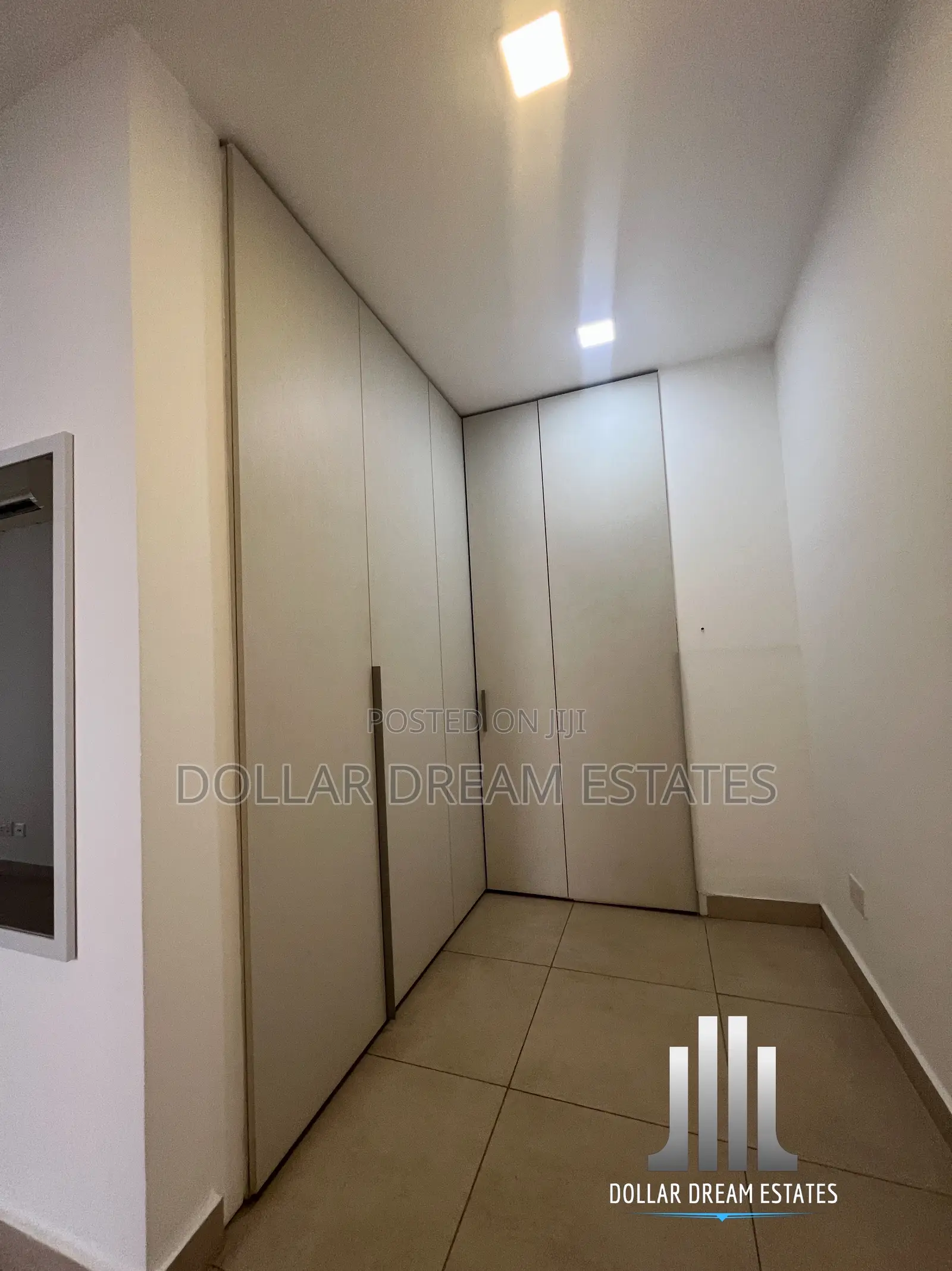 Furnished 5bdrm Townhouse / Terrace in North Ridge for rent