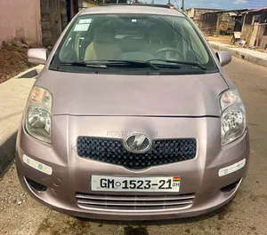 Toyota Vitz 2010 Pink