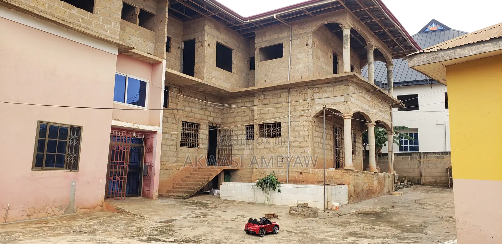 20bdrm Apartment in Atwima Kwanwoma for sale