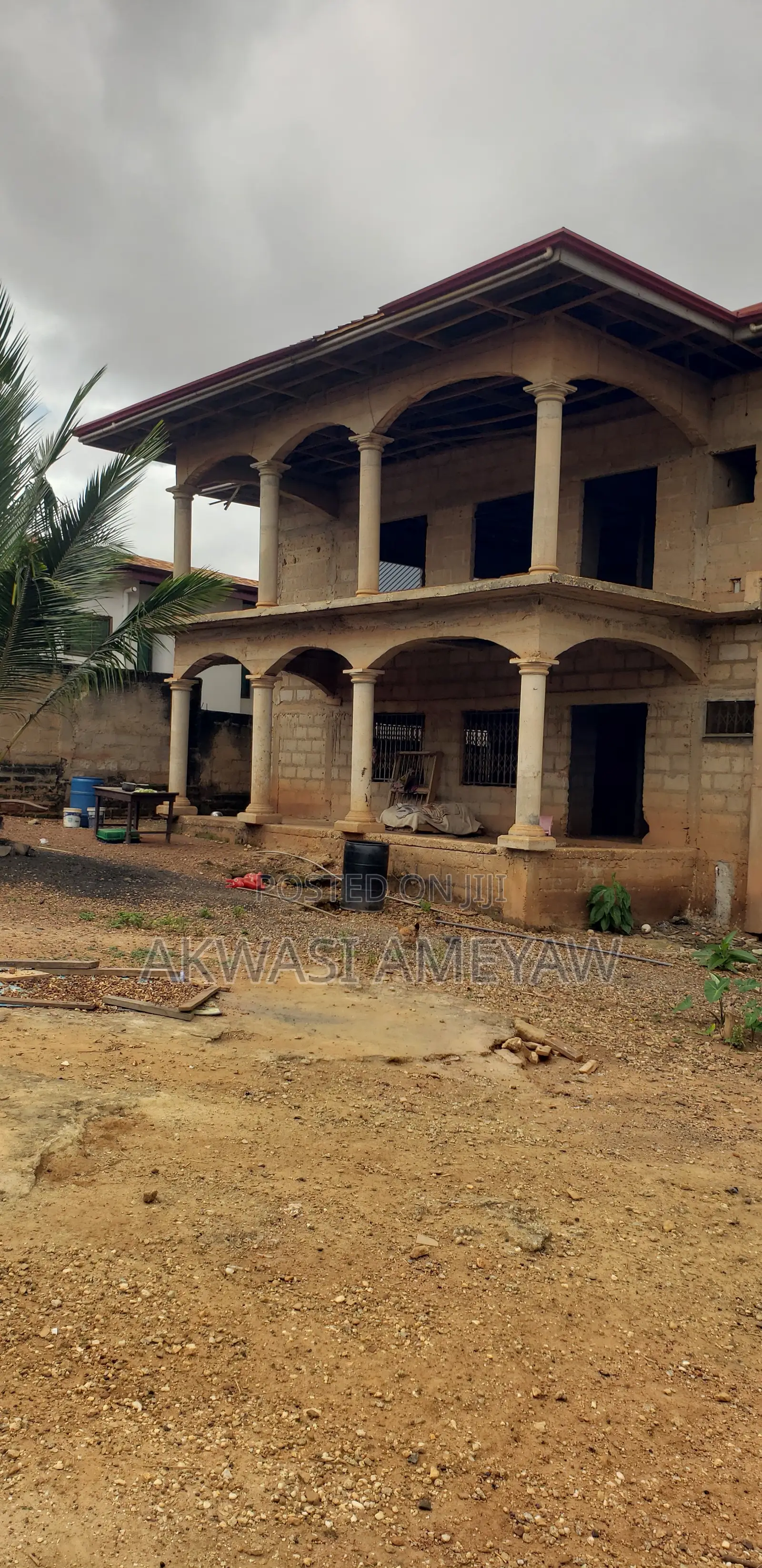 20bdrm Apartment in Atwima Kwanwoma for sale