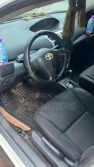 Toyota Yaris 2012 White
