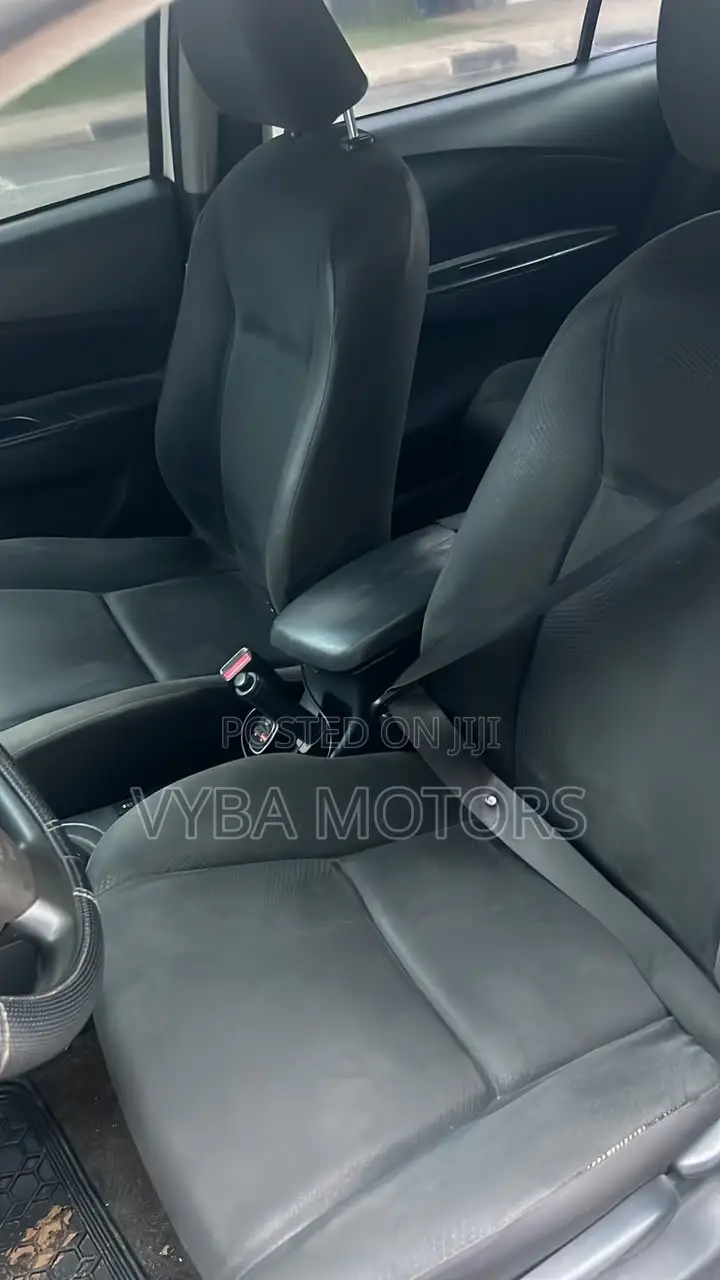 Toyota Yaris 2012 White