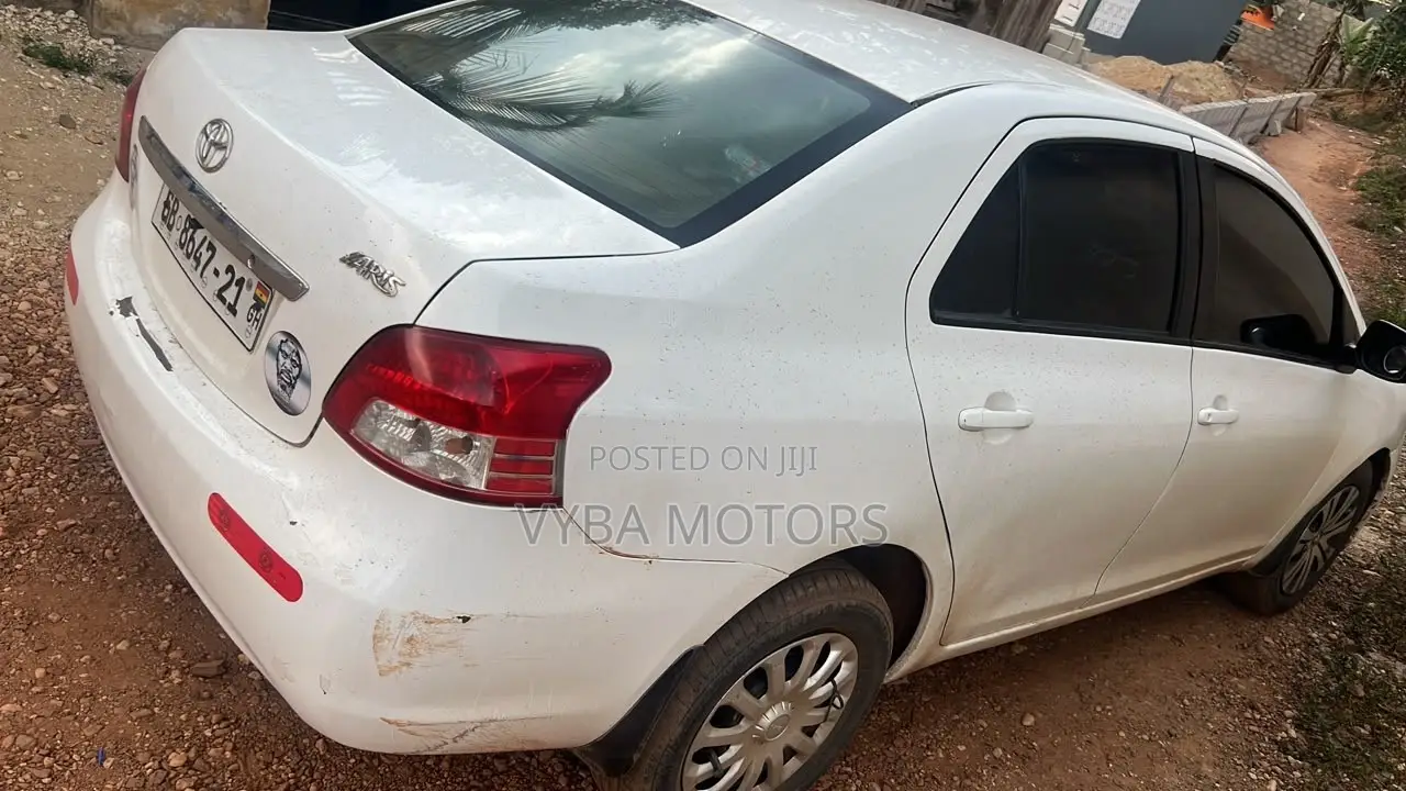 Toyota Yaris 2012 White