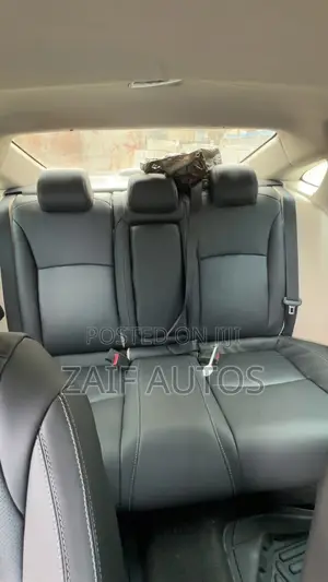 Honda Civic Touring 4dr Sedan (1.5L 4cyl) 2016 White