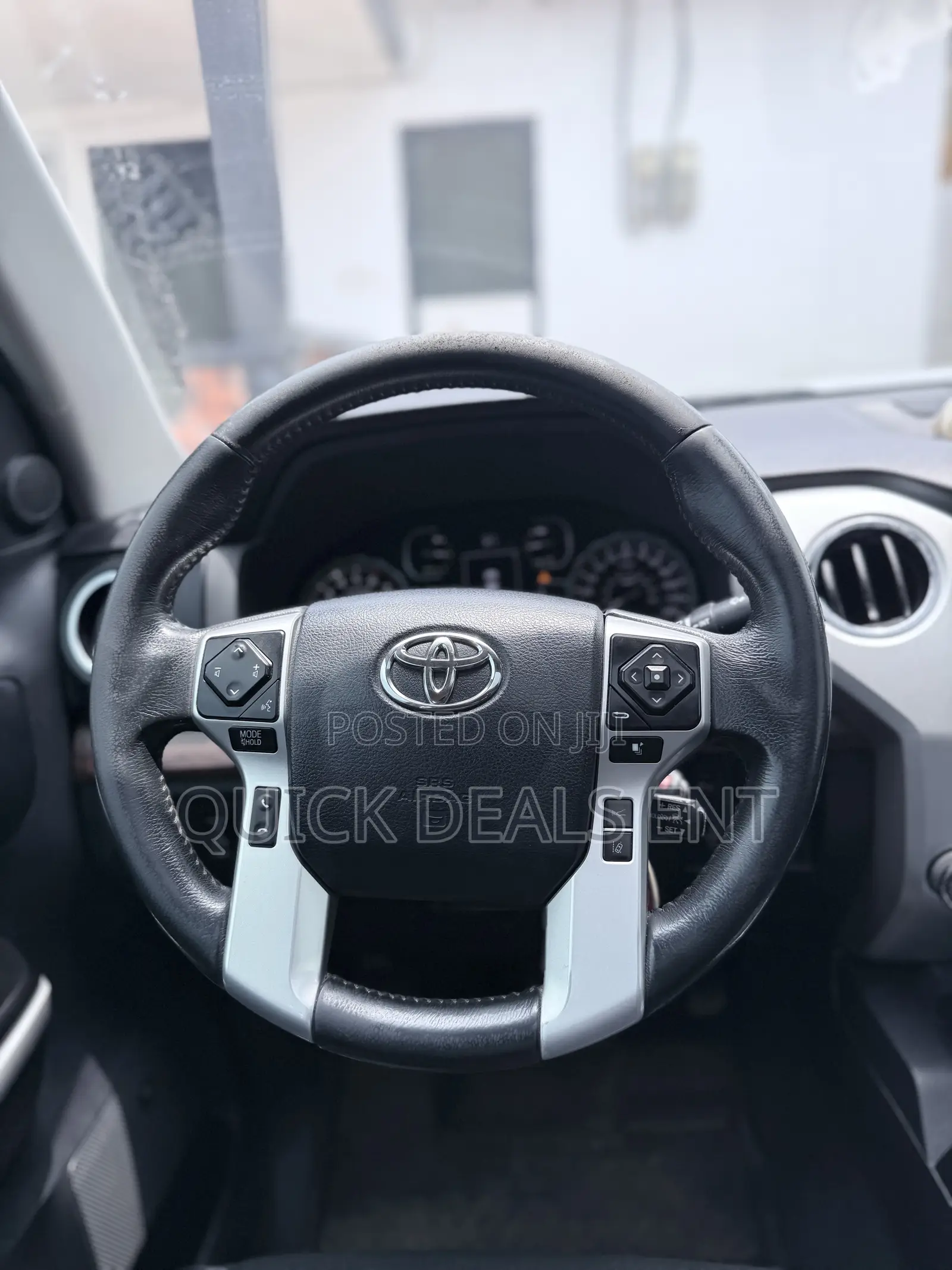 Toyota Tundra Limited 5.7L V8 4x4 Double Cab 6.6 ft. box 145.7 in. WB Gray