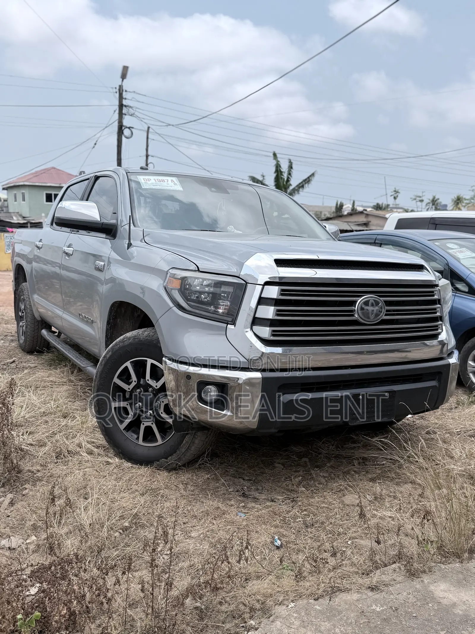 Toyota Tundra Limited 5.7L V8 4x4 Double Cab 6.6 ft. box 145.7 in. WB Gray