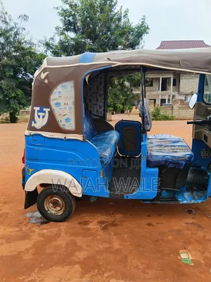 Bajaj RE 2025 Blue