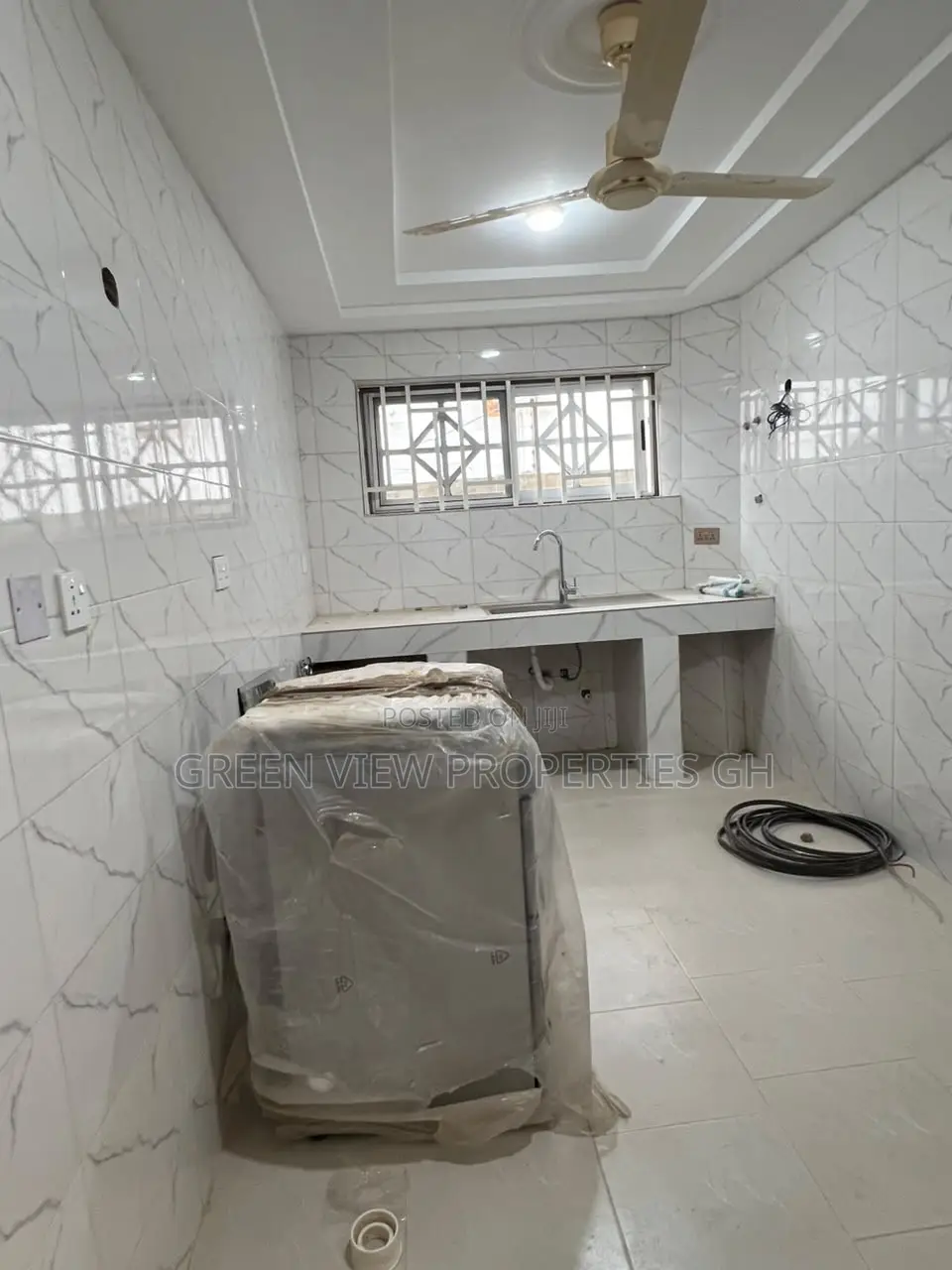 1bdrm Apartment in West Hills Mall Area for rent