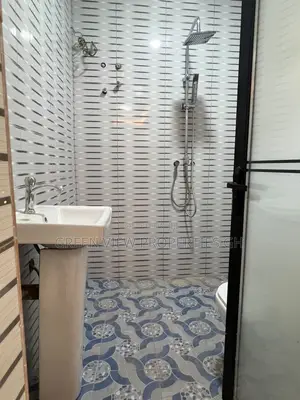 1bdrm Apartment in West Hills Mall Area for rent