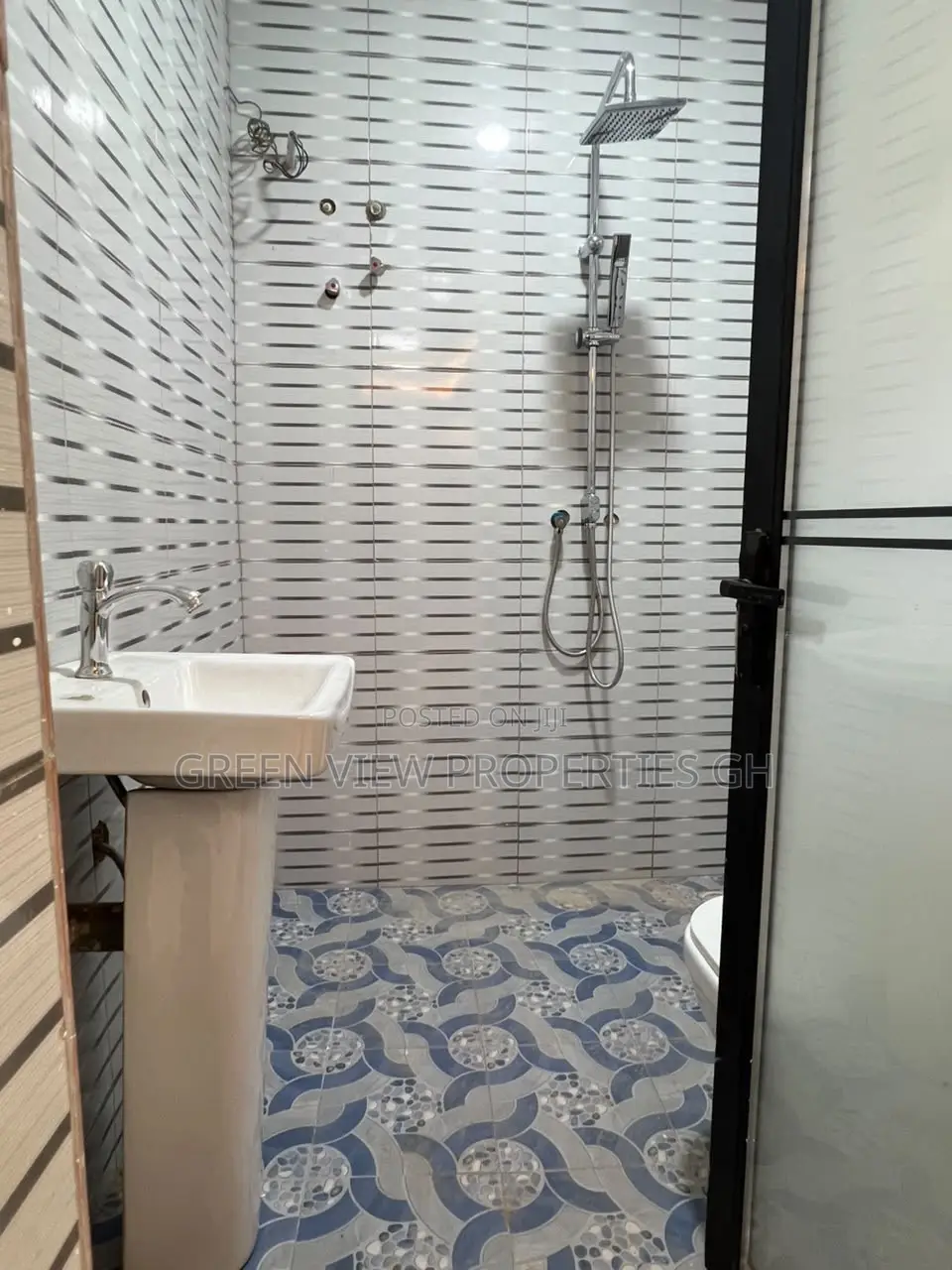 1bdrm Apartment in West Hills Mall Area for rent