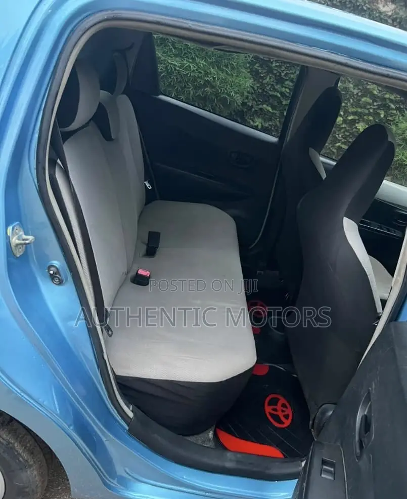 Toyota Vitz 2012 Blue