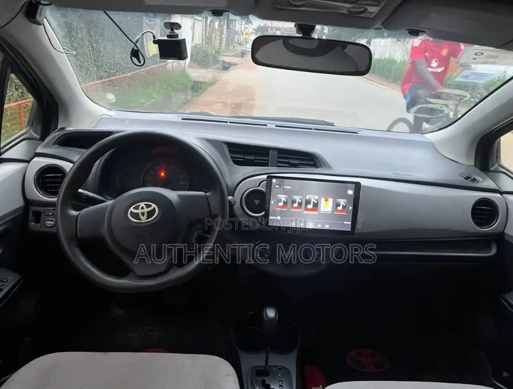 Toyota Vitz 2012 Blue