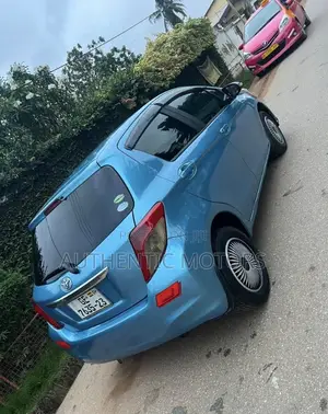 Toyota Vitz 2012 Blue