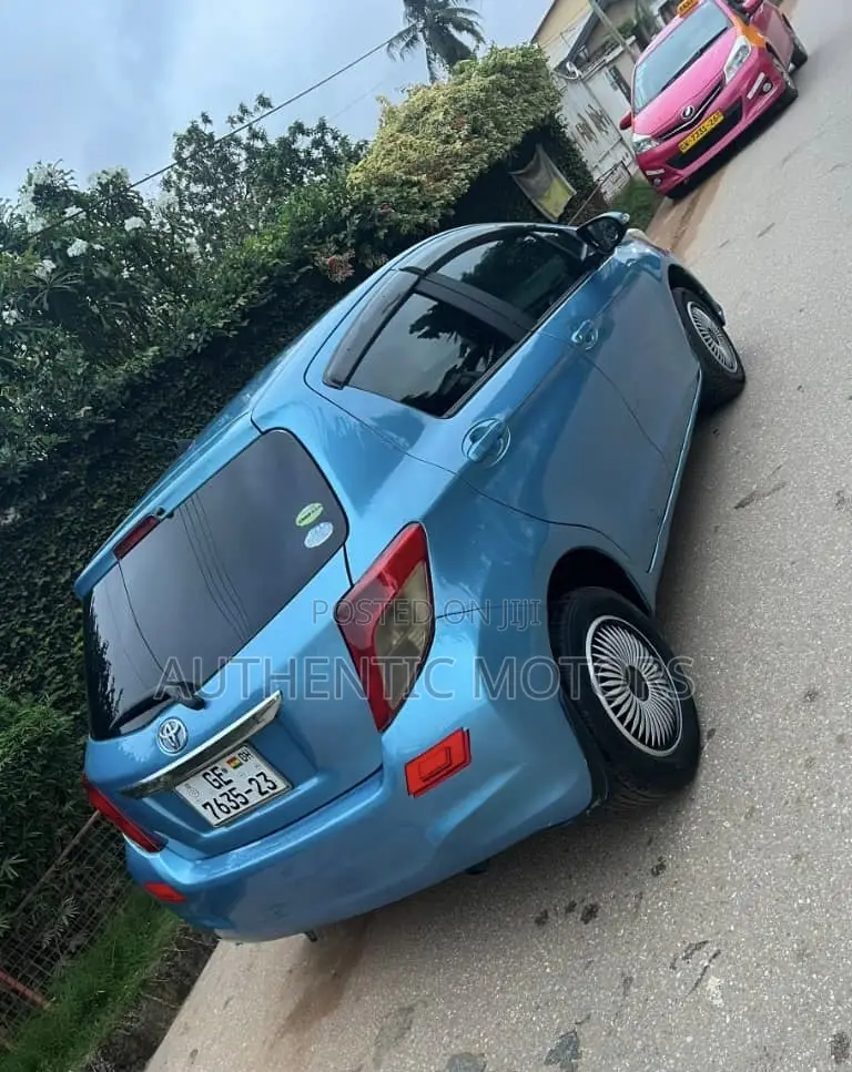 Toyota Vitz 2012 Blue
