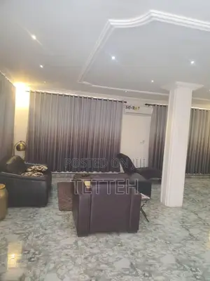 5bdrm House in Papao for sale
