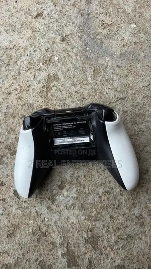 Xbox One Wireless Controller No Back Cover