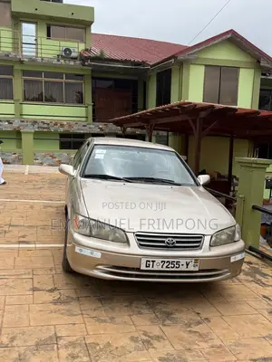Toyota Camry SE 4dr Sedan (2.4L 4cyl 4A) 2002 Gold