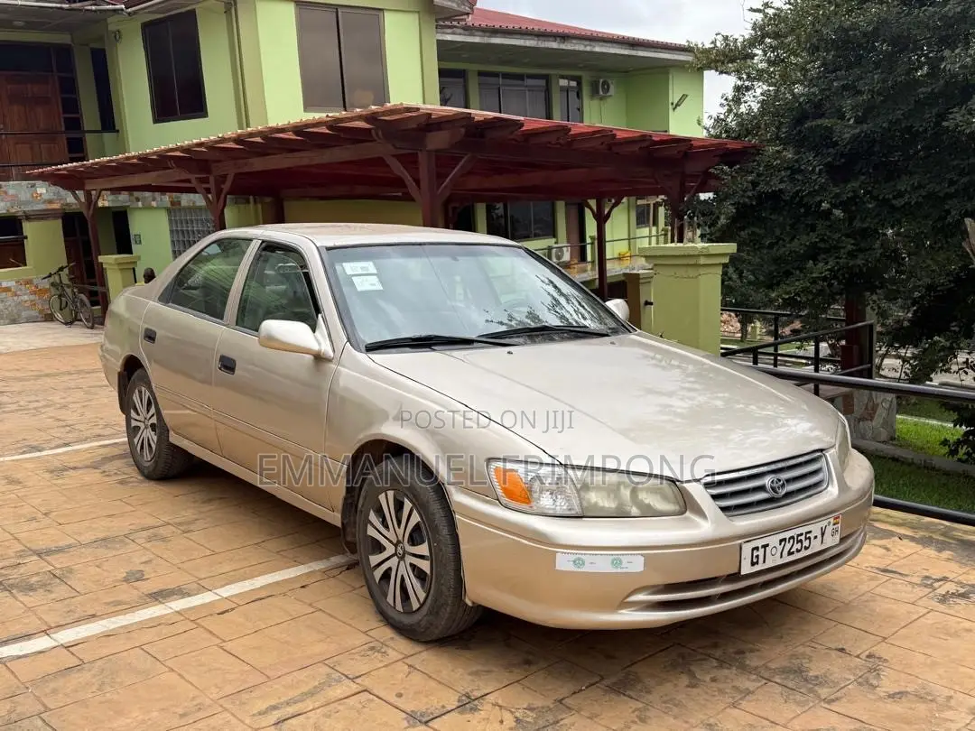 Toyota Camry SE 4dr Sedan (2.4L 4cyl 4A) 2002 Gold