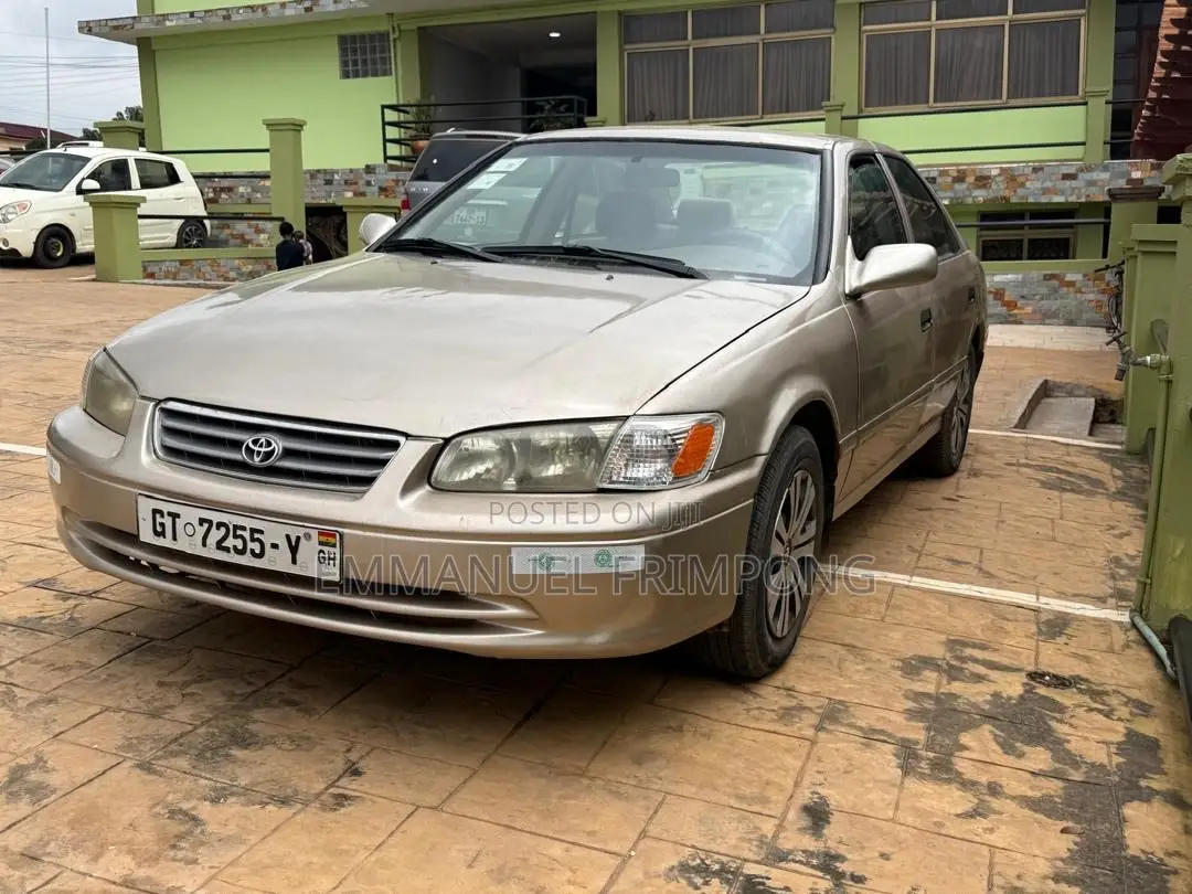 Toyota Camry SE 4dr Sedan (2.4L 4cyl 4A) 2002 Gold