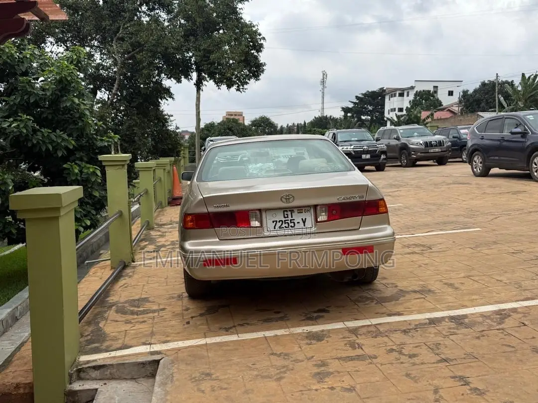Toyota Camry SE 4dr Sedan (2.4L 4cyl 4A) 2002 Gold