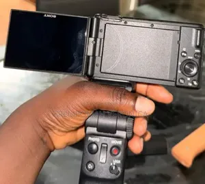 Sony ZV-1F Compact Vlogging