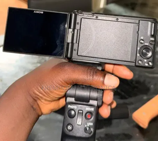 Sony ZV-1F Compact Vlogging