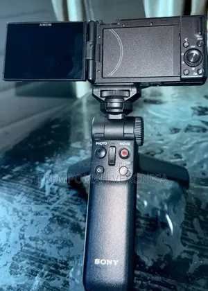 Sony ZV-1F Compact Vlogging