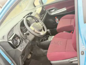 Toyota Vitz 1.3 FWD 5dr 2014 Blue