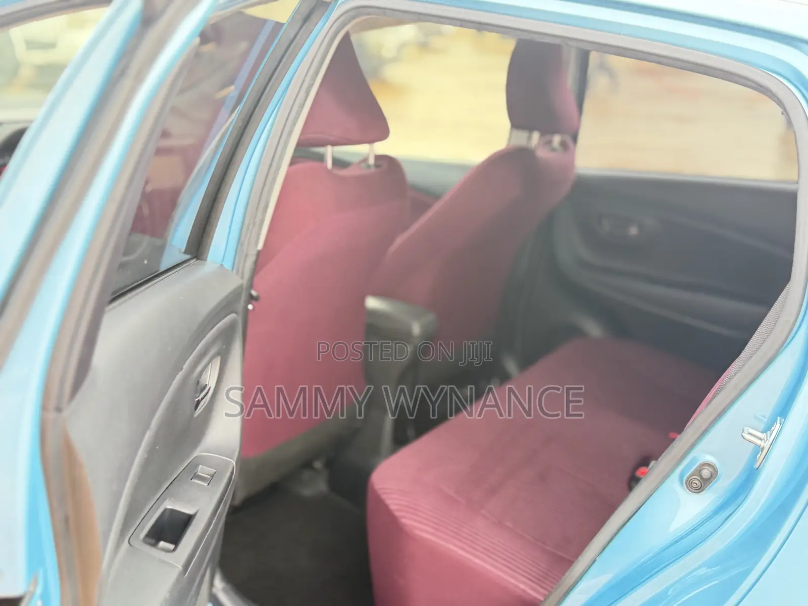 Toyota Vitz 1.3 FWD 5dr 2014 Blue
