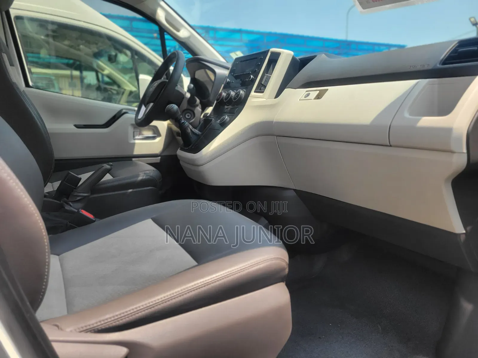 Toyota HiAce 2023 White
