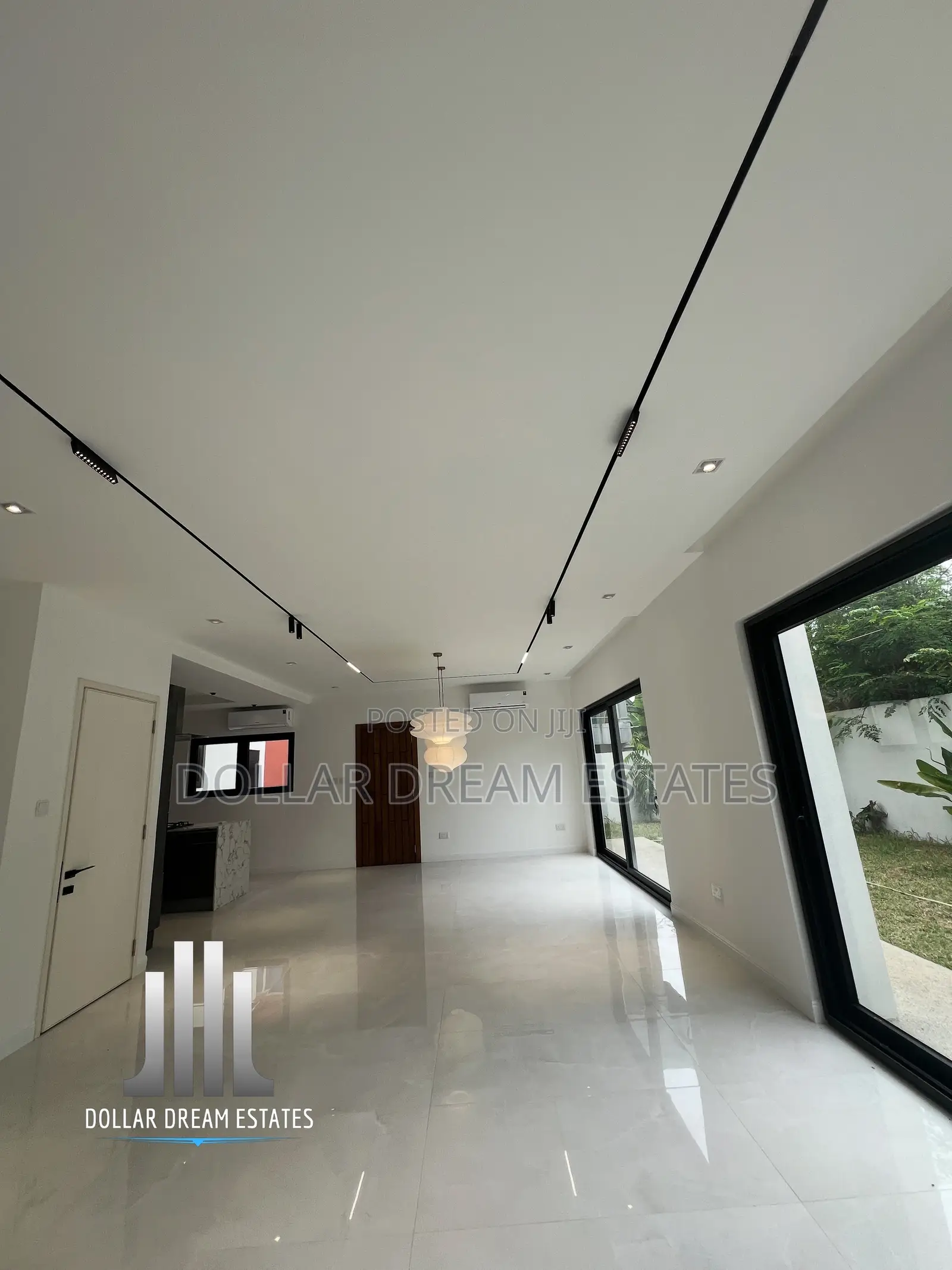 4bdrm Townhouse / Terrace in Cantonments for rent