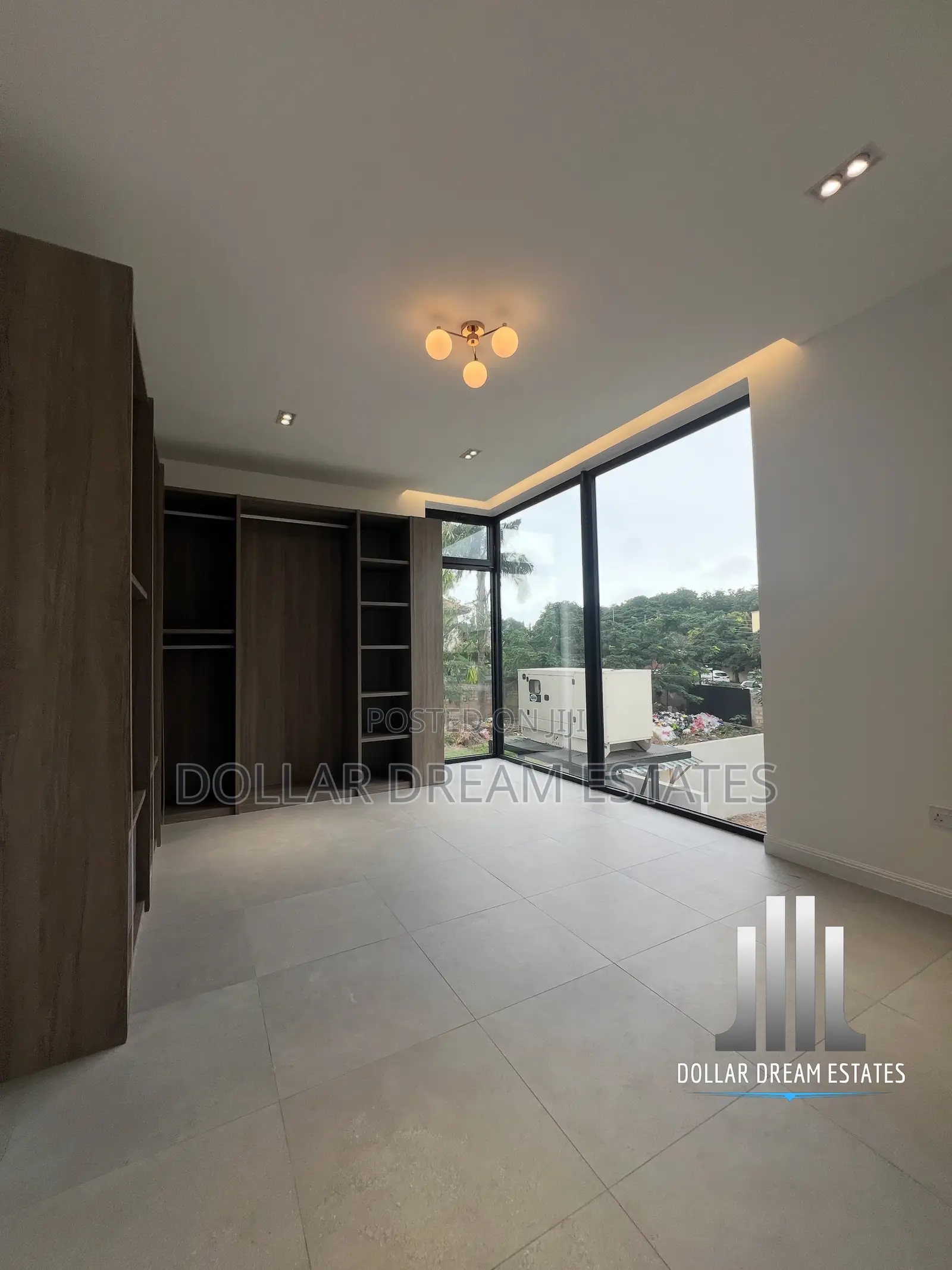 4bdrm Townhouse / Terrace in Cantonments for rent