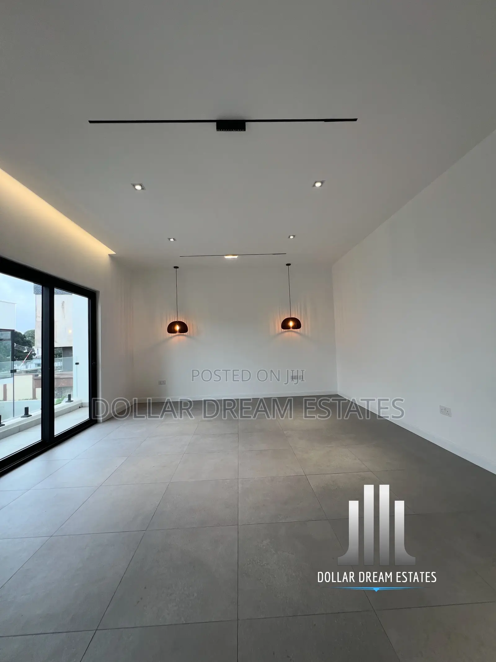 4bdrm Townhouse / Terrace in Cantonments for rent
