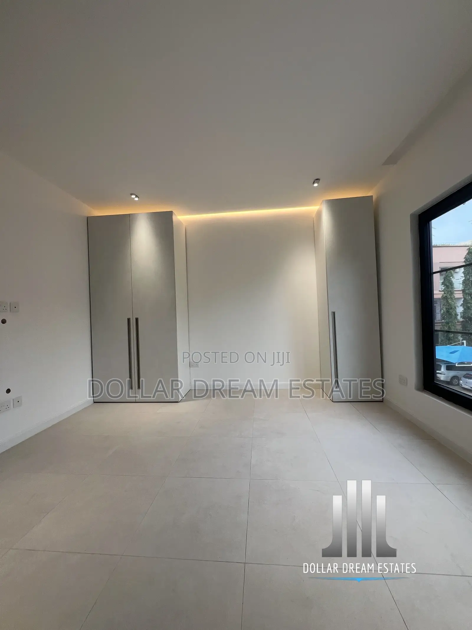 4bdrm Townhouse / Terrace in Cantonments for rent